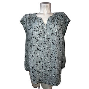 Chic Floral Women's Blouse in Gray
